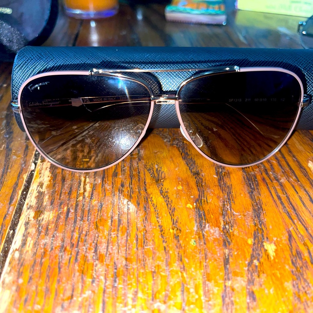 FERRAGAMO
Salvatore Ferragamo 60mm
Aviator Sunglasses